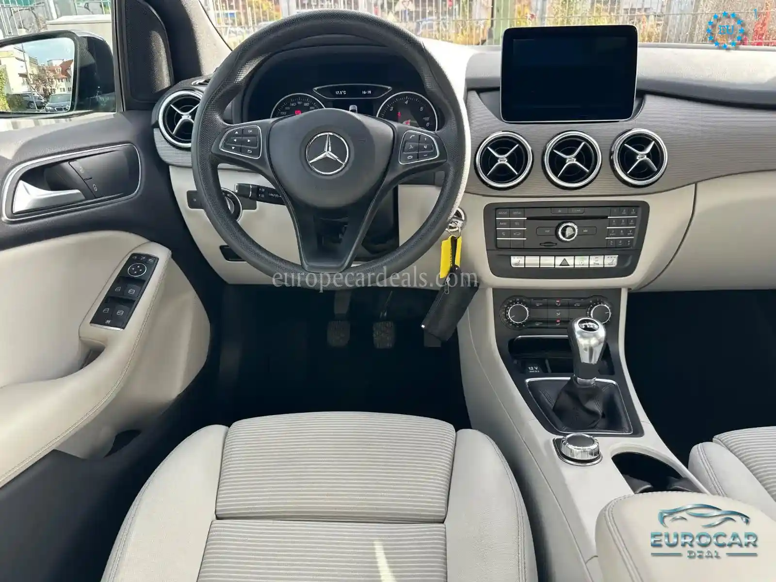 Mercedes-Benz B 180