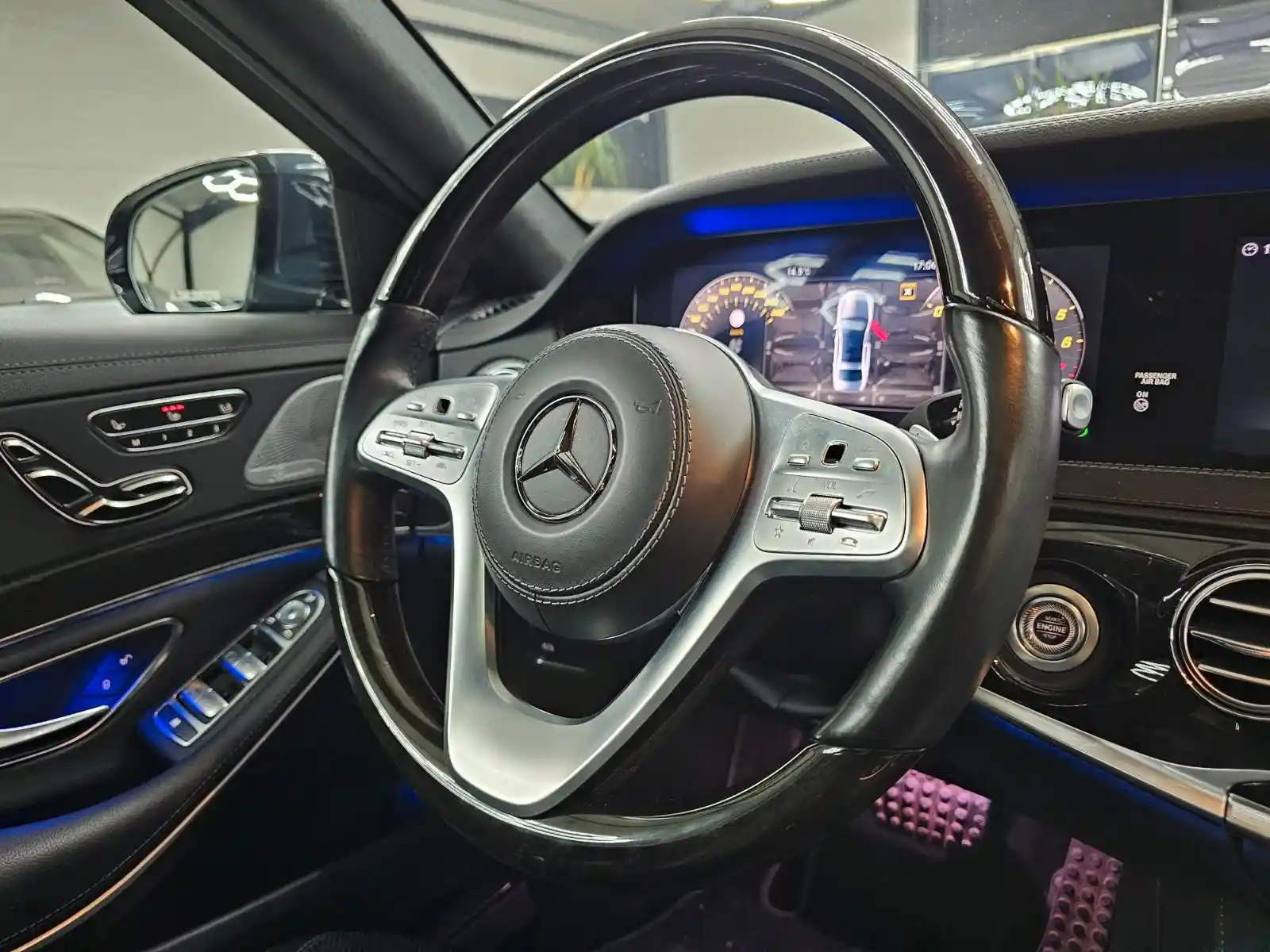 Mercedes-Benz S 560