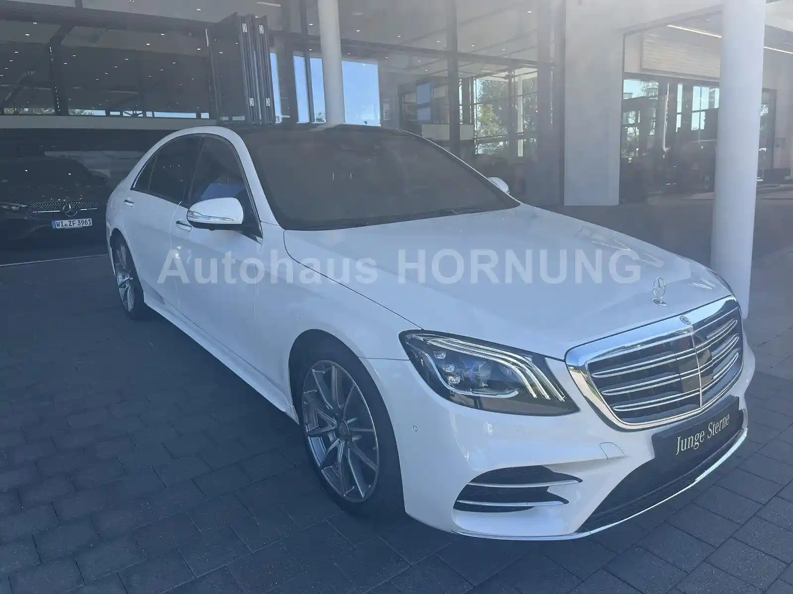Mercedes-Benz S 560