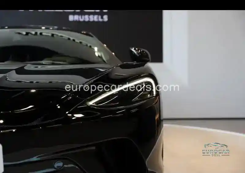 McLaren GT