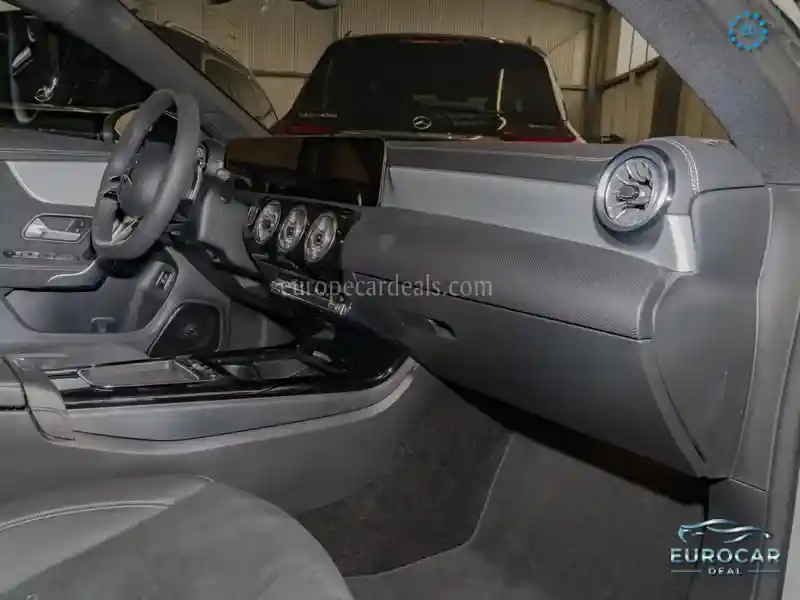 Mercedes-Benz CLA 220