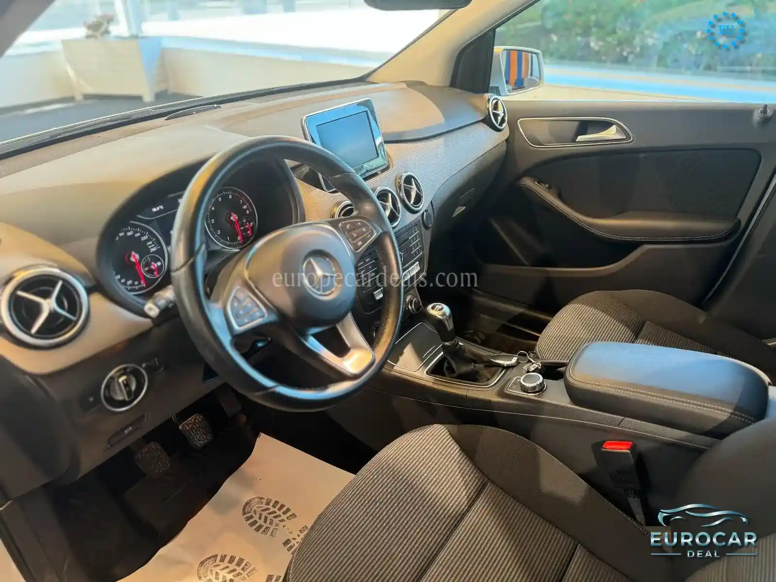 Mercedes-Benz B 180