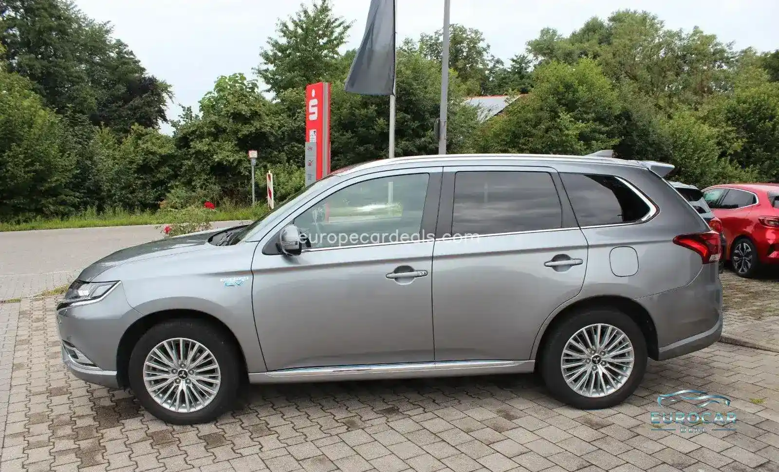 Mitsubishi Plug-in Hybrid Outlander
