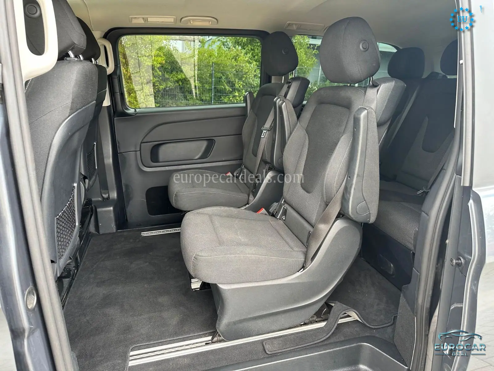 Mercedes-Benz V 220