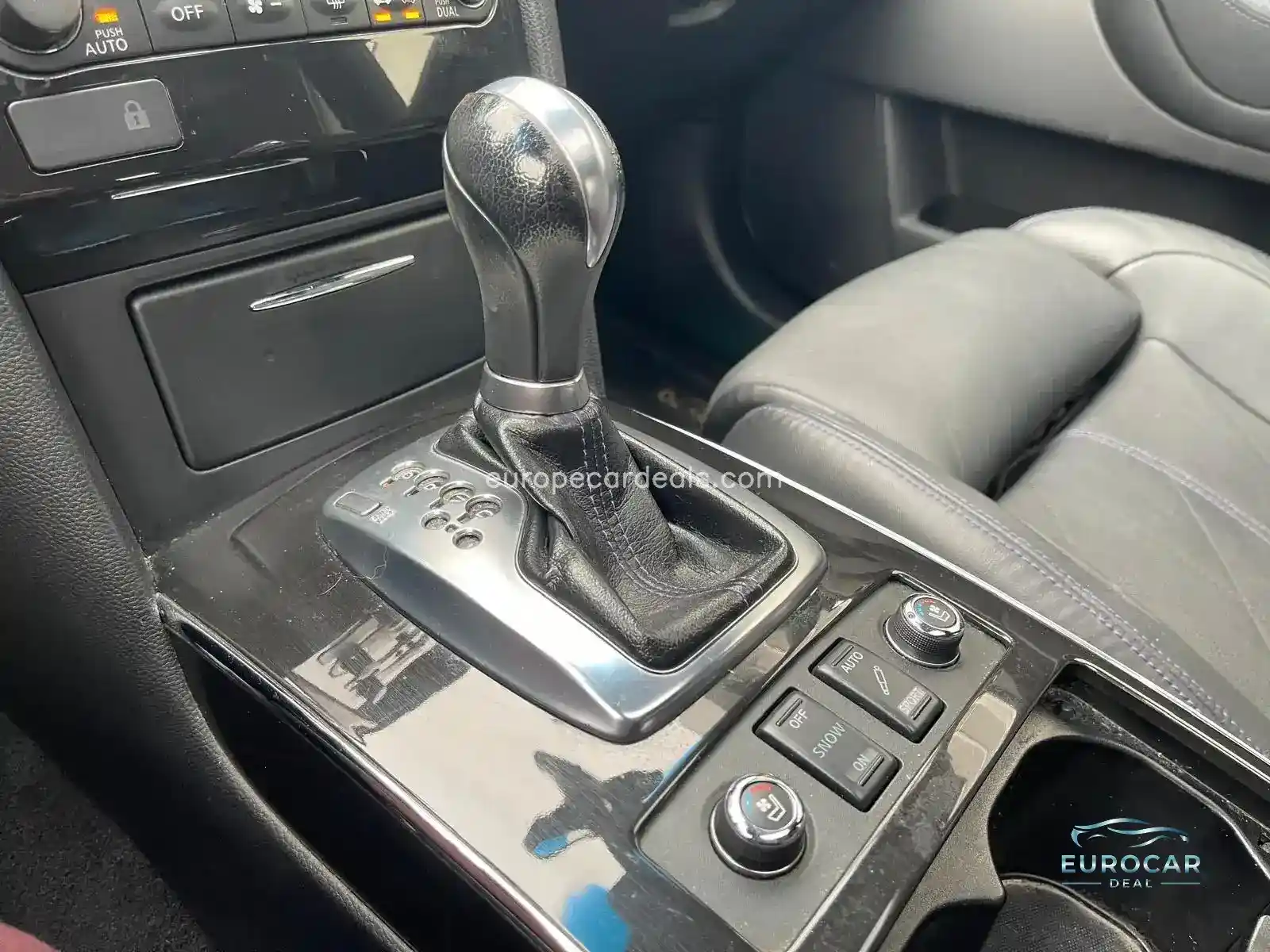 Infiniti QX70