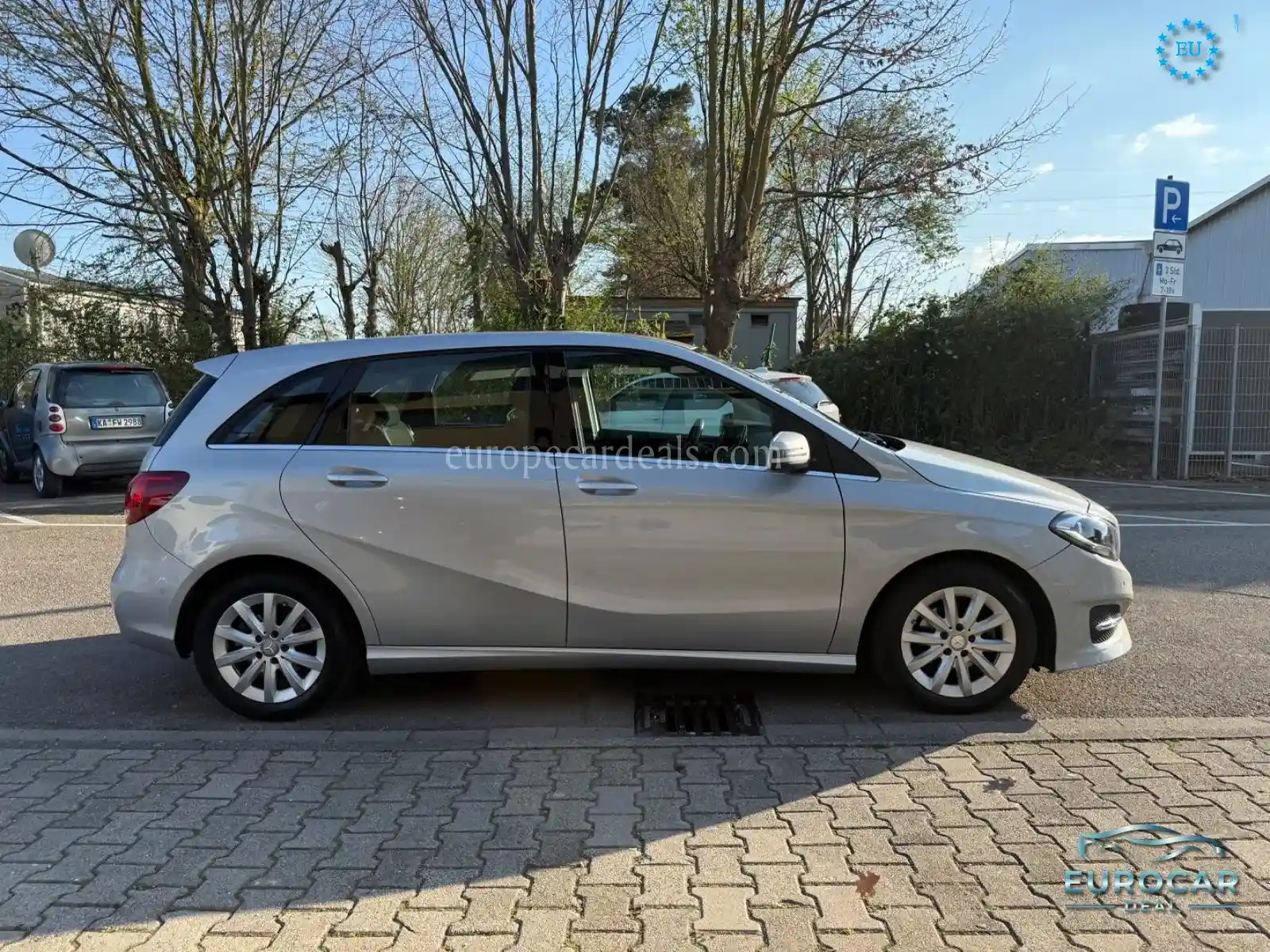 Mercedes-Benz B 180