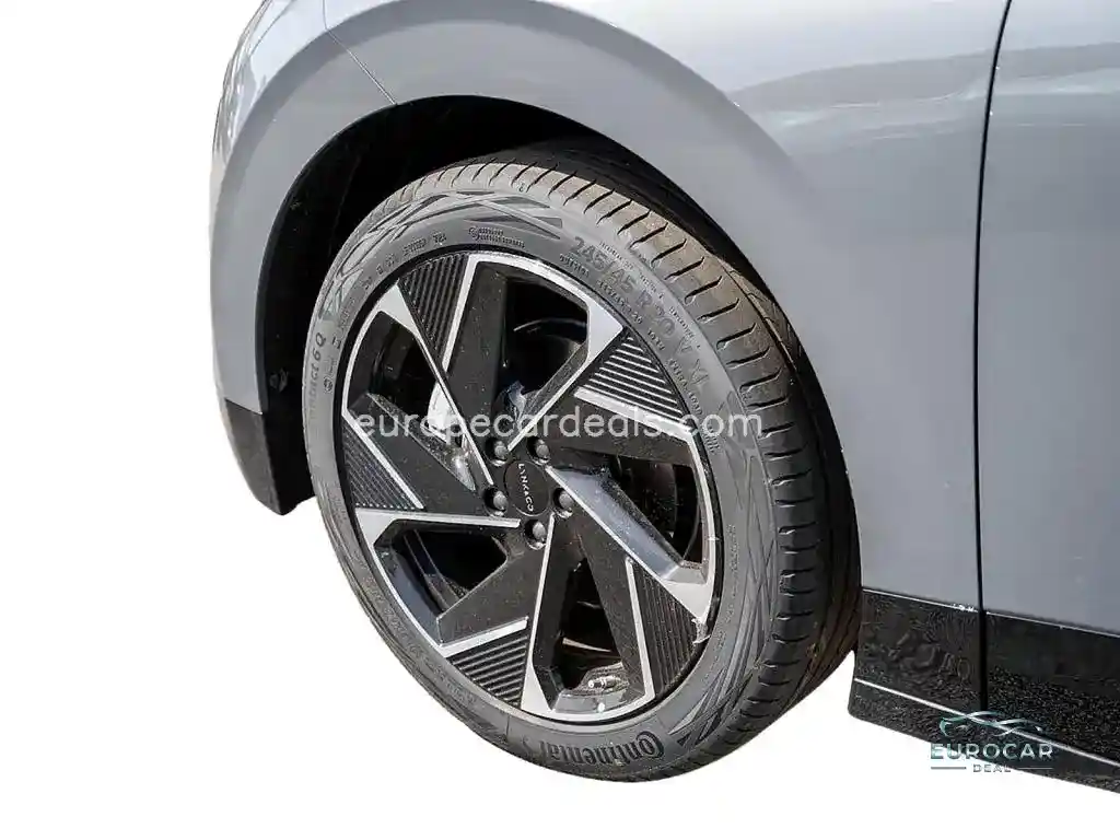Lynk&Co 02
