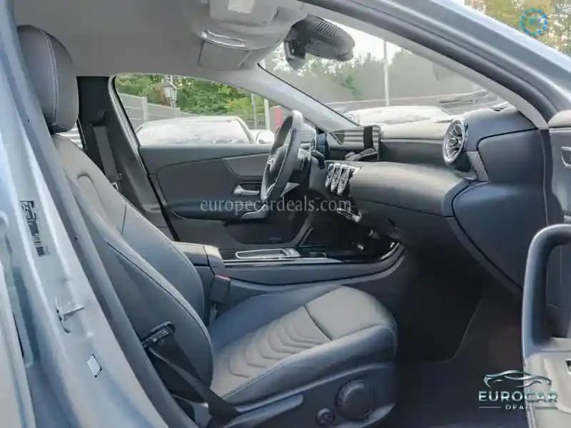 Mercedes-Benz A 220