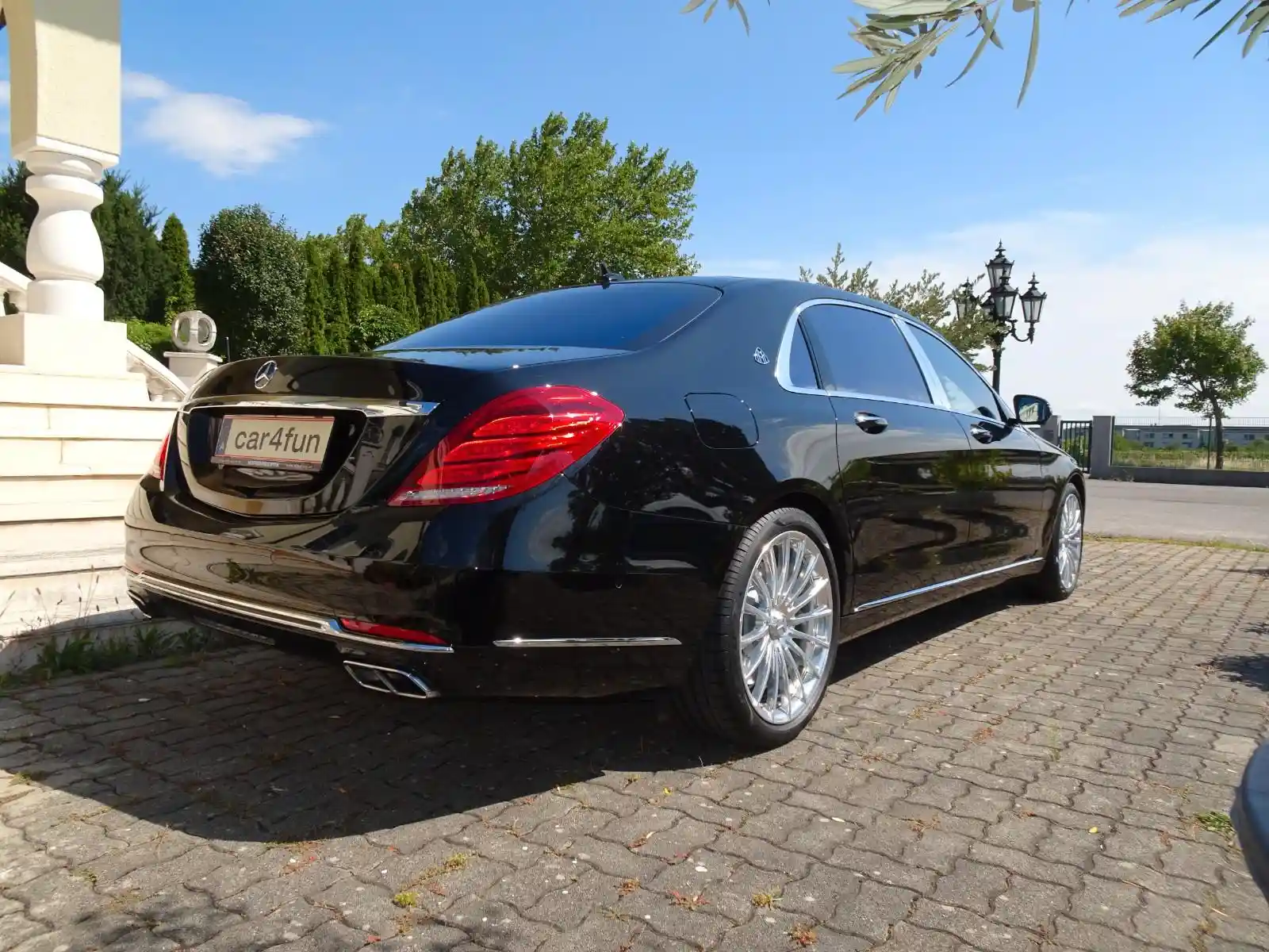 Mercedes-Benz S 500