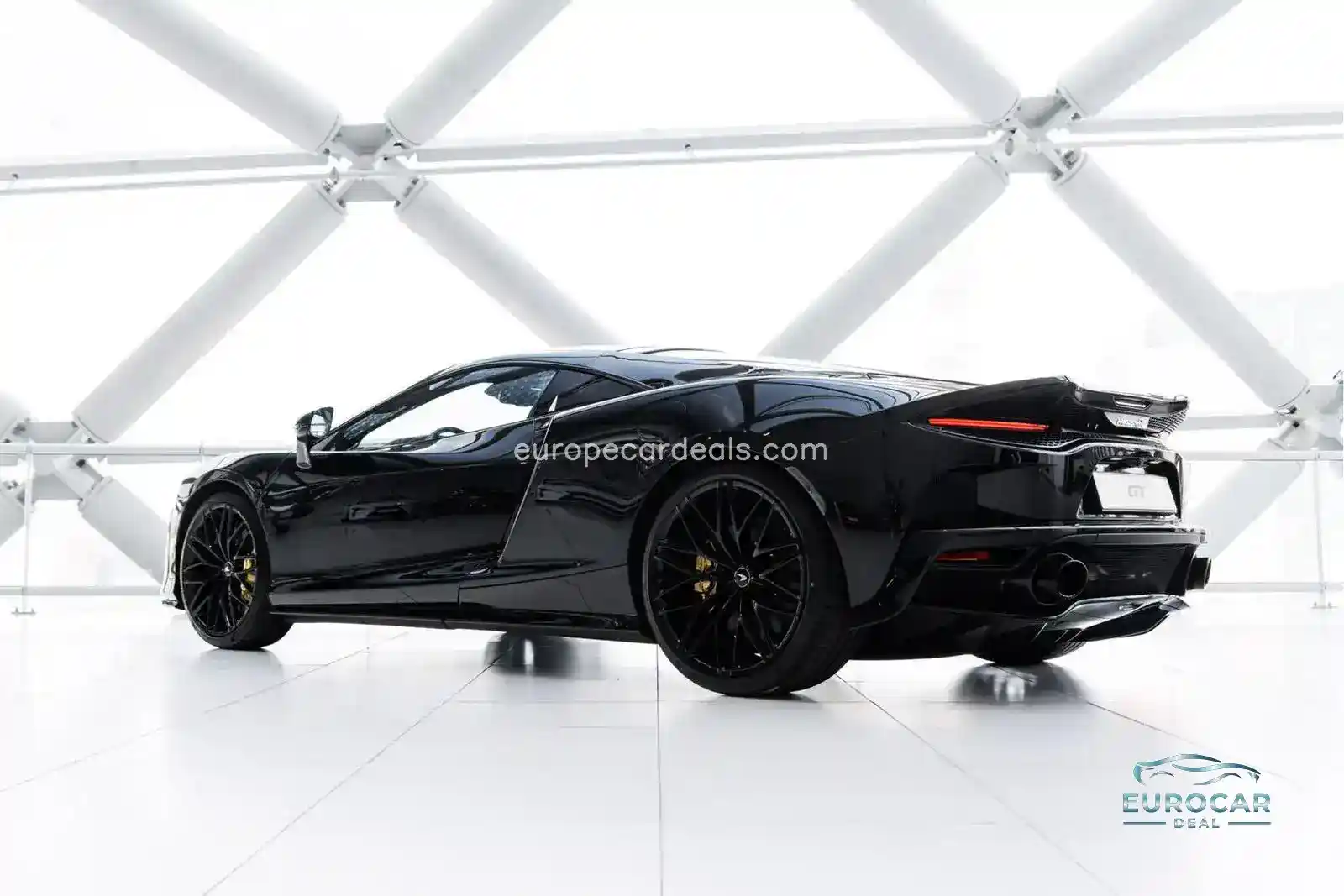 McLaren GT