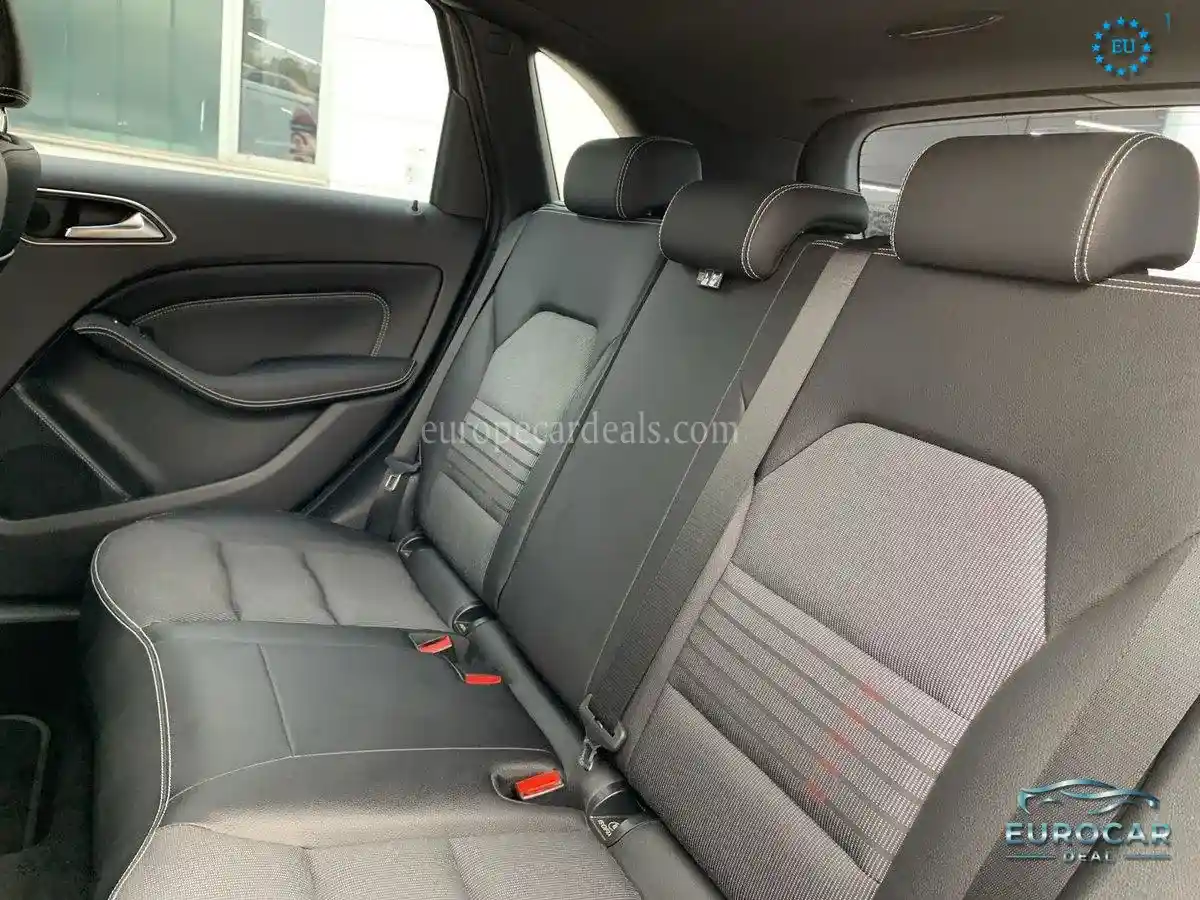 Mercedes-Benz B 180