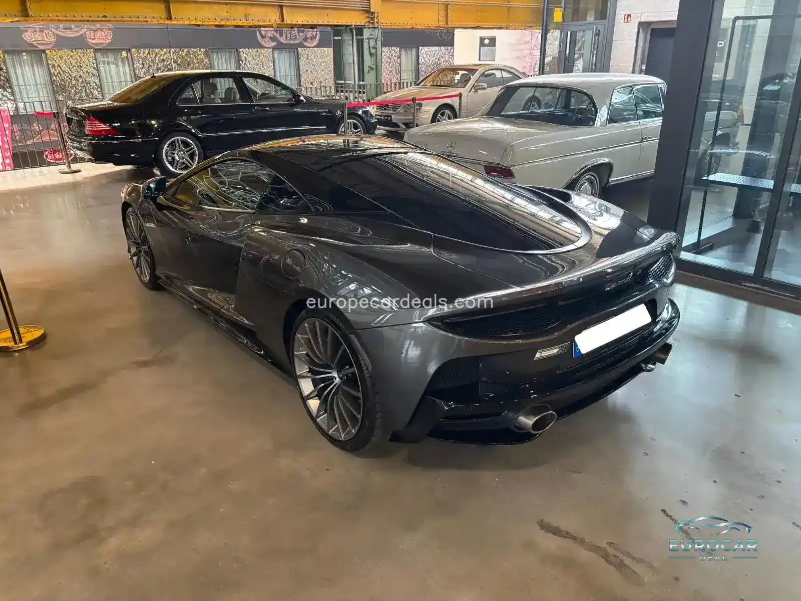 McLaren GT