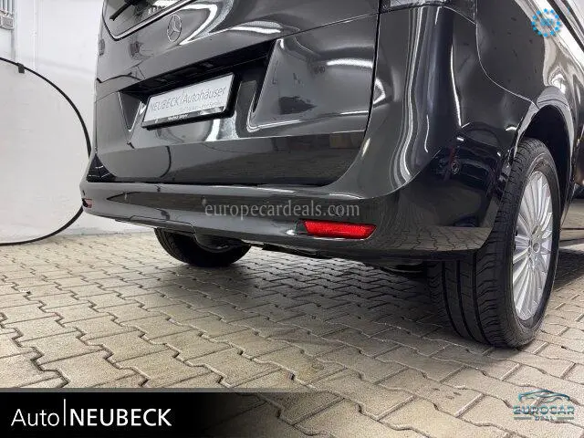 Mercedes-Benz V 220