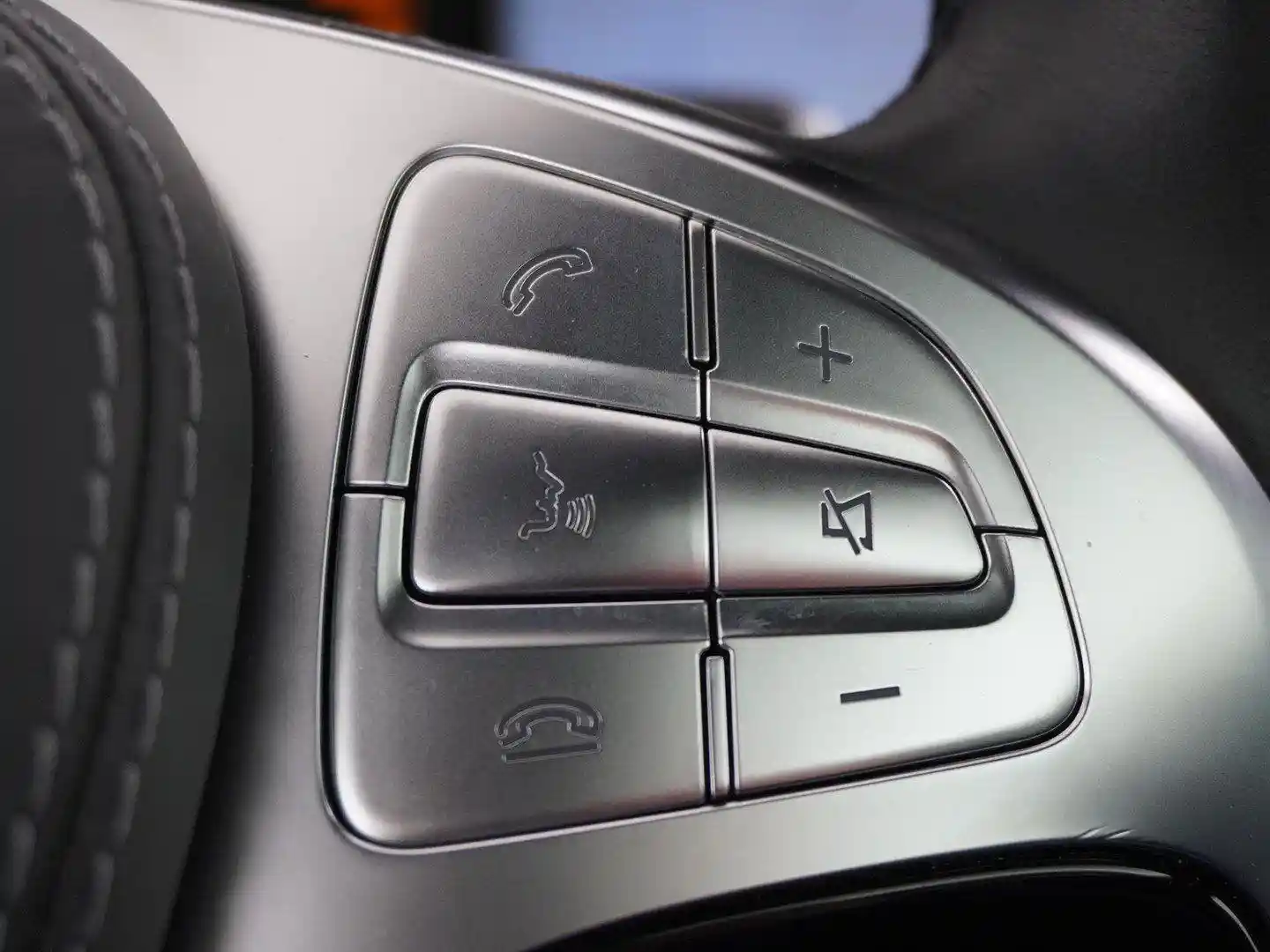 Mercedes-Benz S 600