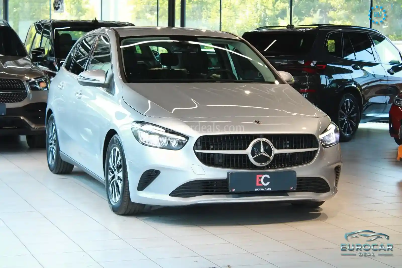 Mercedes-Benz B 180