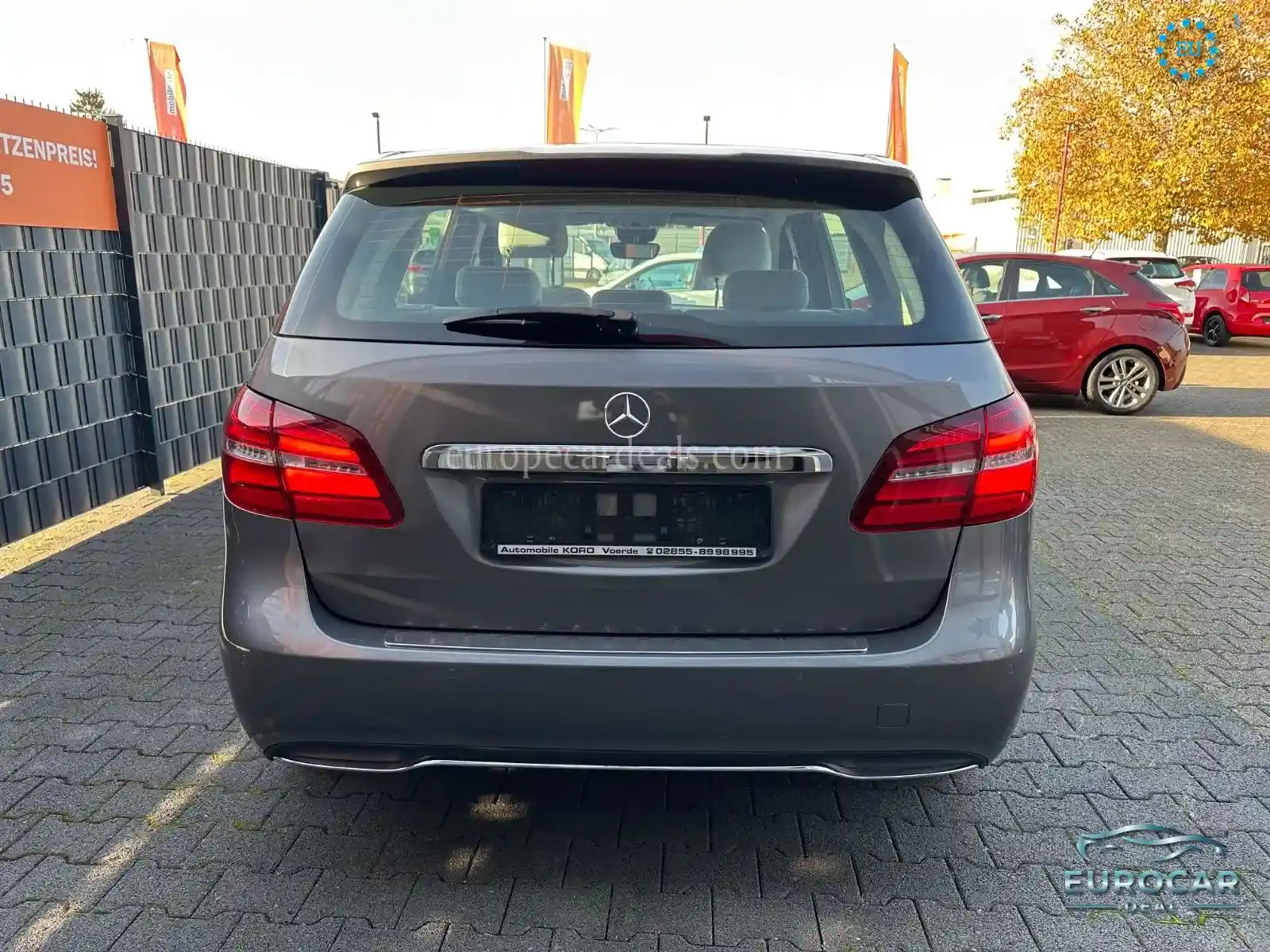 Mercedes-Benz B 180