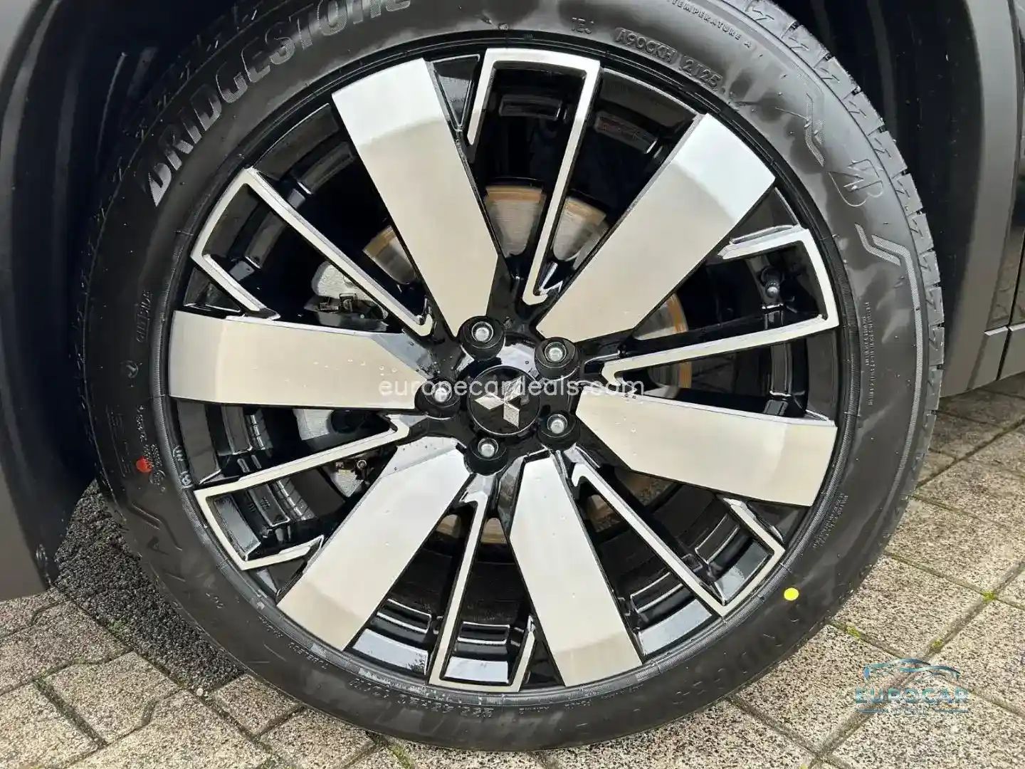 Mitsubishi Plug-in Hybrid Outlander