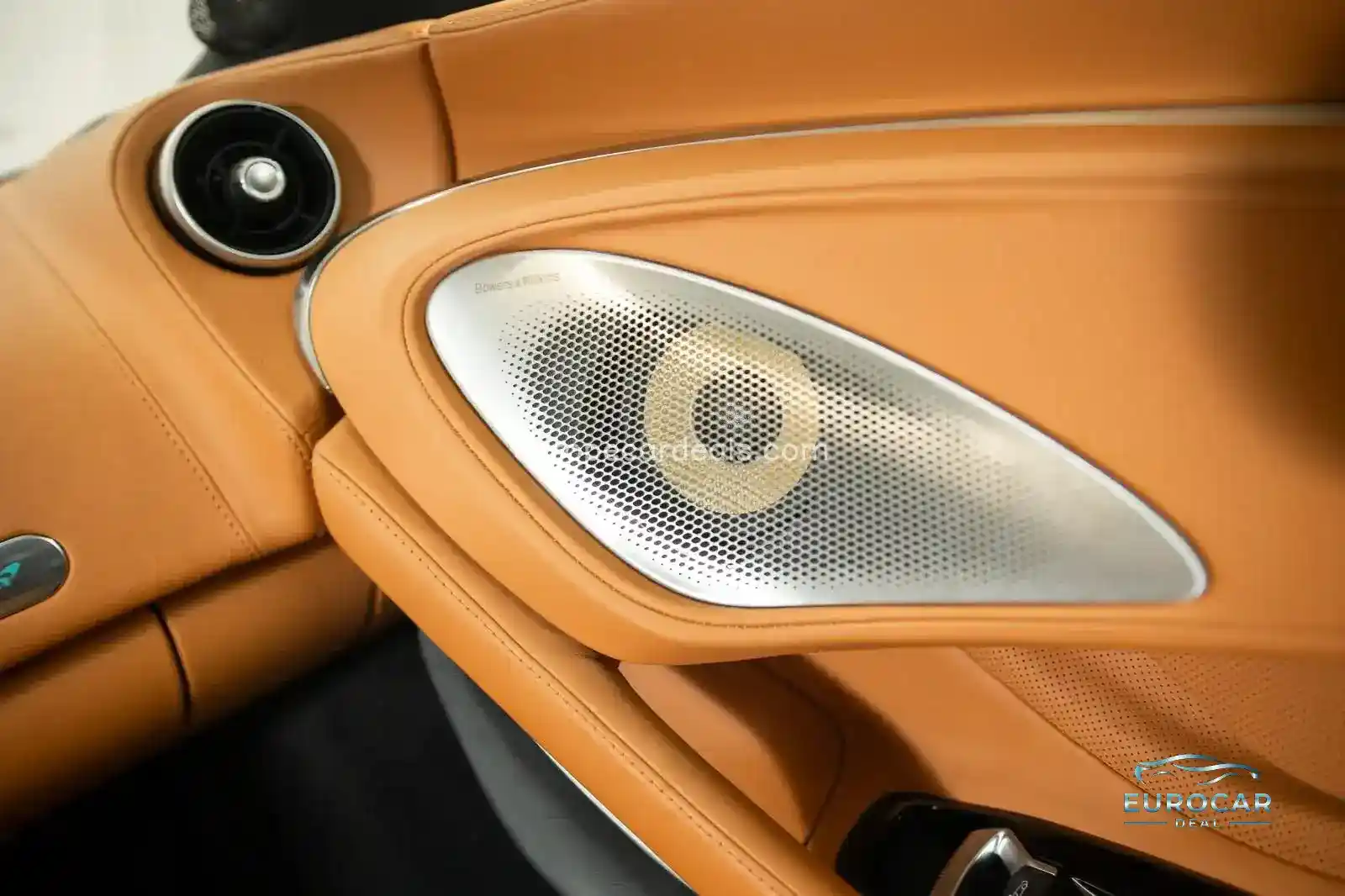 McLaren GT