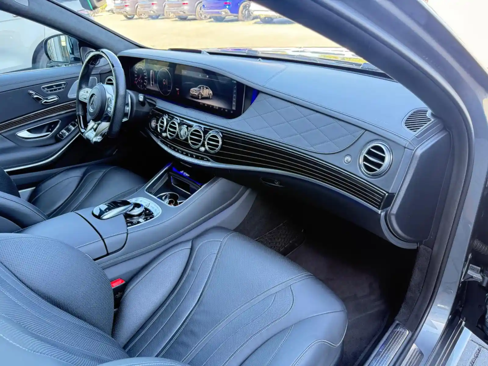 Mercedes-Benz S 560