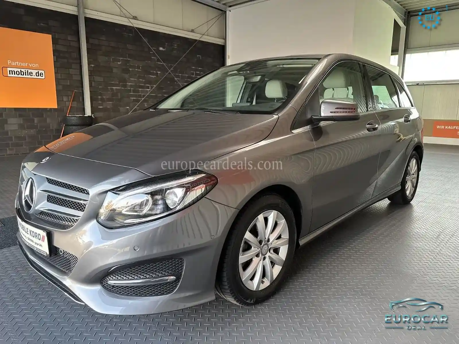 Mercedes-Benz B 180