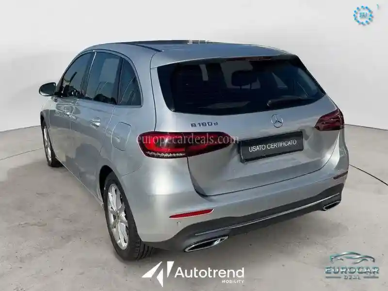 Mercedes-Benz B 180