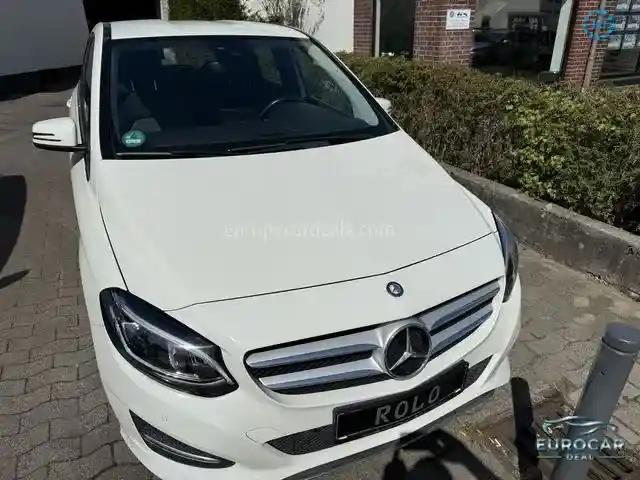 Mercedes-Benz B 180