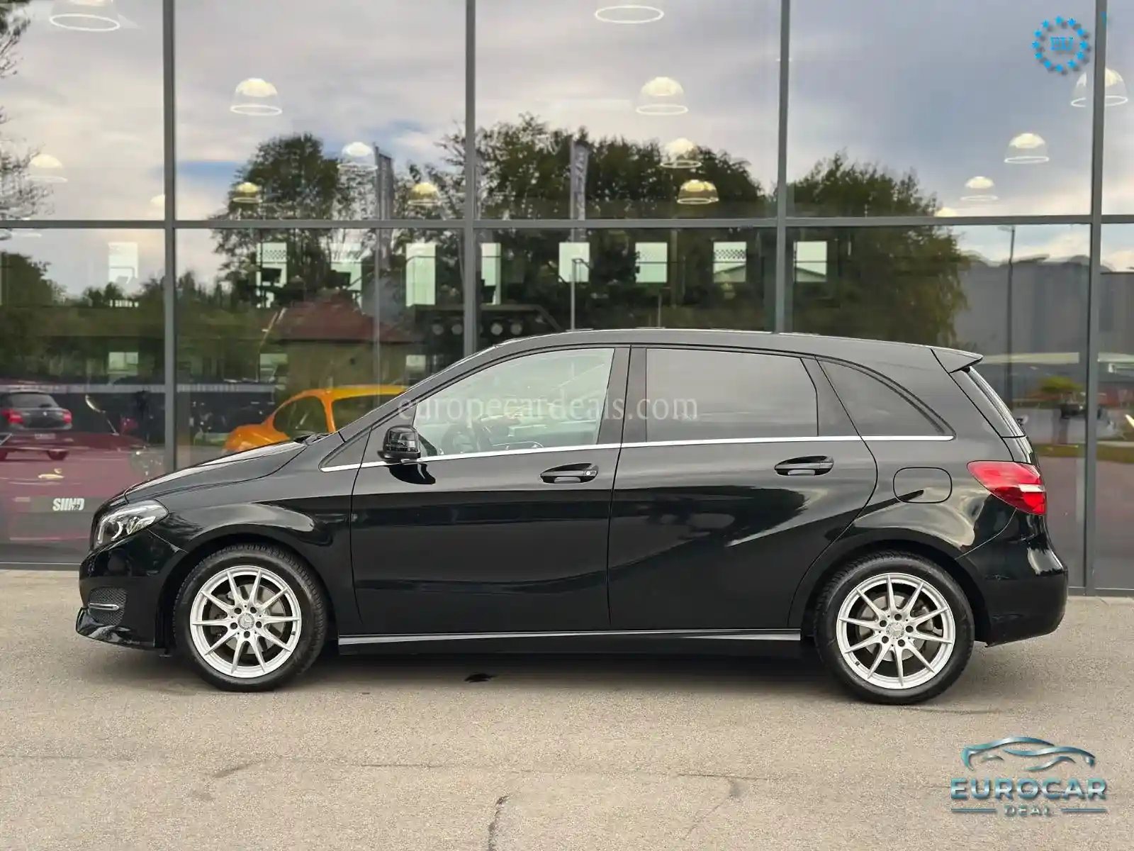Mercedes-Benz B 180