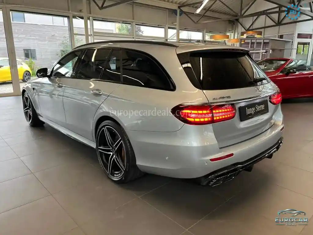 Mercedes-Benz E 63 AMG