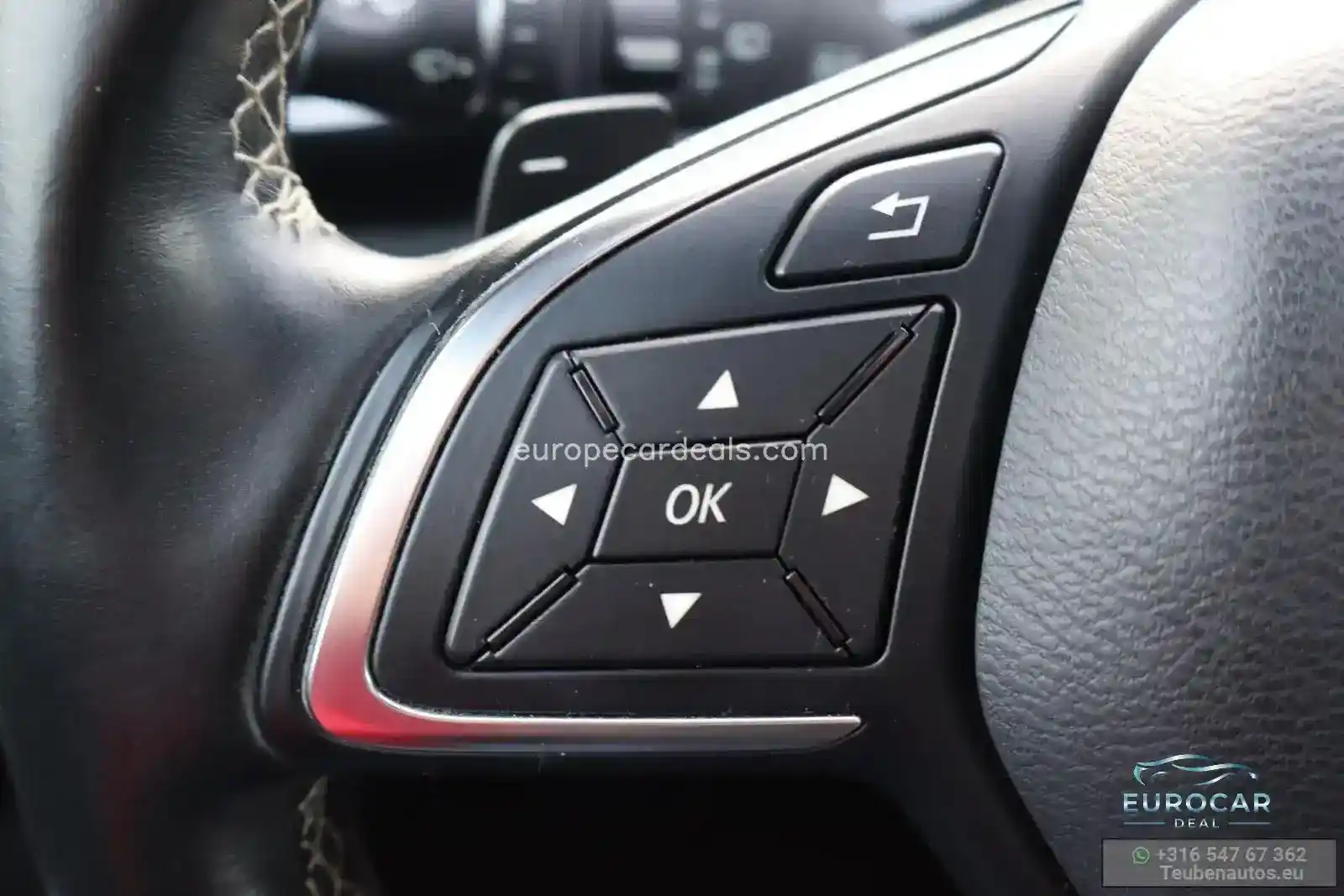 Infiniti Q30