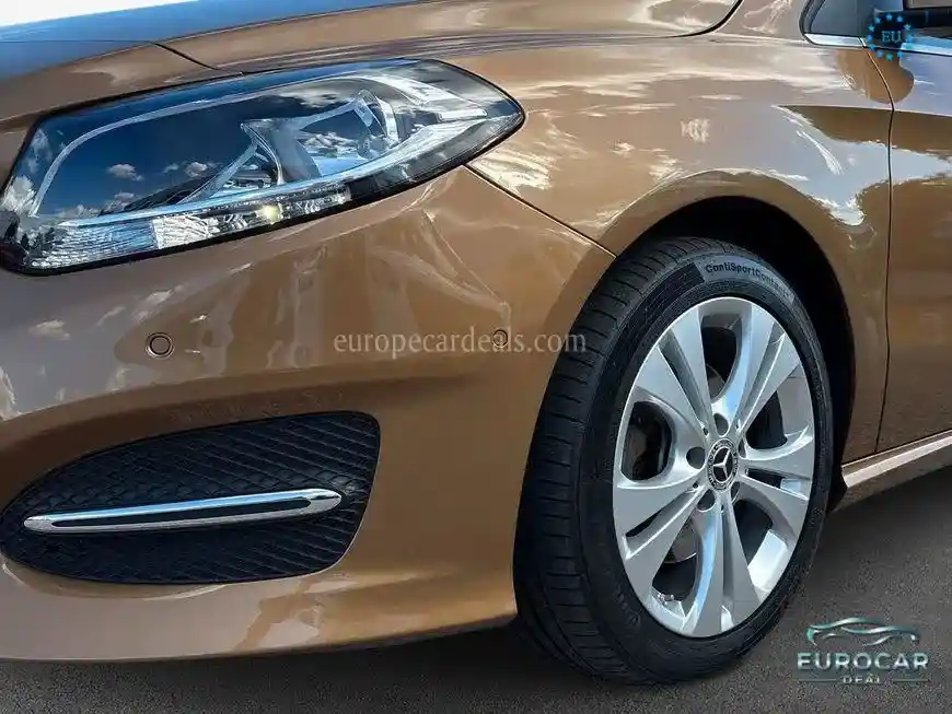Mercedes-Benz B 180
