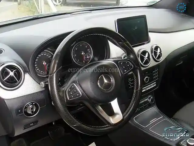 Mercedes-Benz B 200