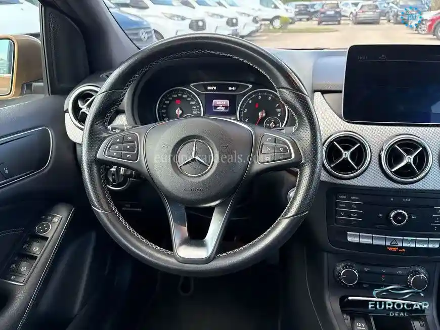Mercedes-Benz B 180