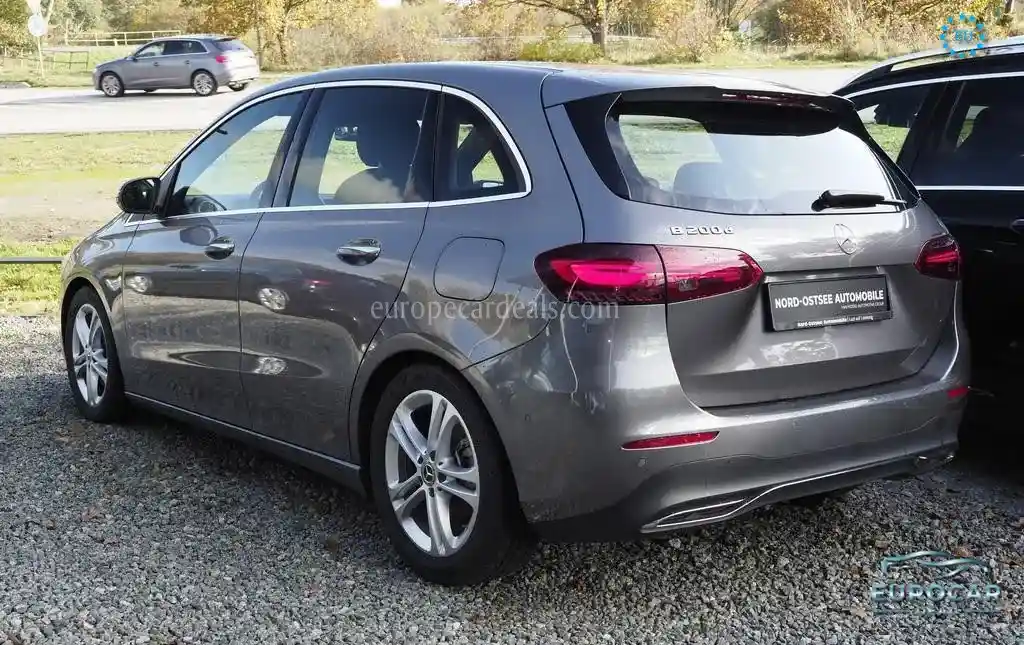 Mercedes-Benz B 200