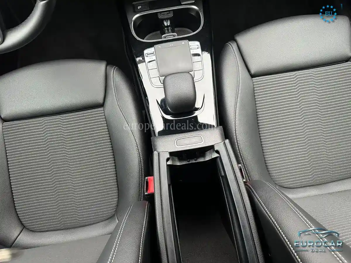Mercedes-Benz A 220