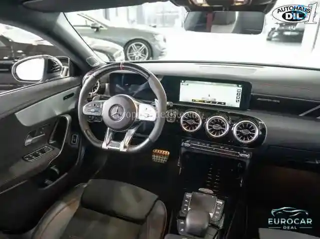 Mercedes-Benz CLA 35 AMG