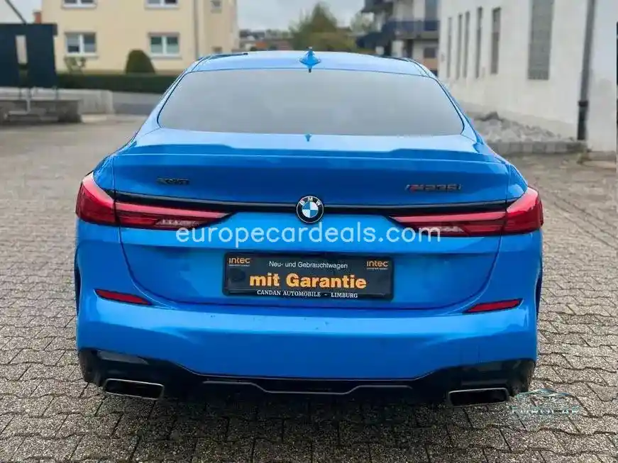 BMW M235