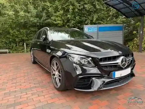 Mercedes-Benz E 63 AMG