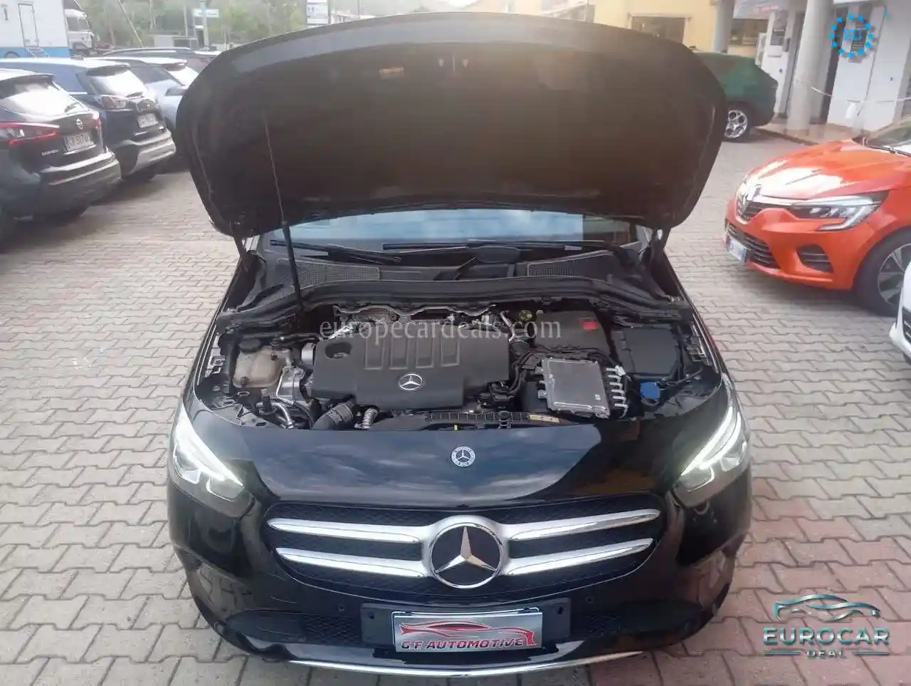 Mercedes-Benz B 180