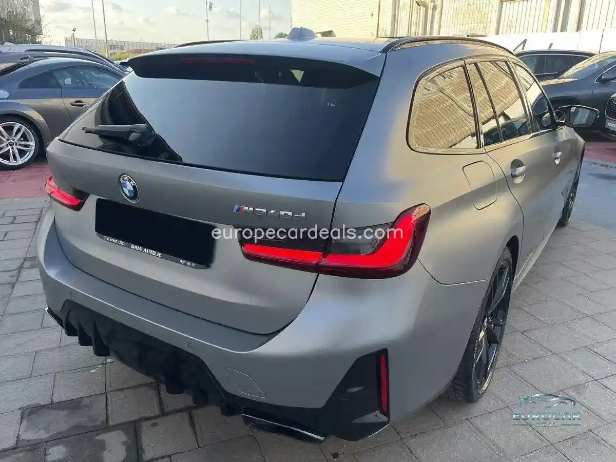 BMW 330