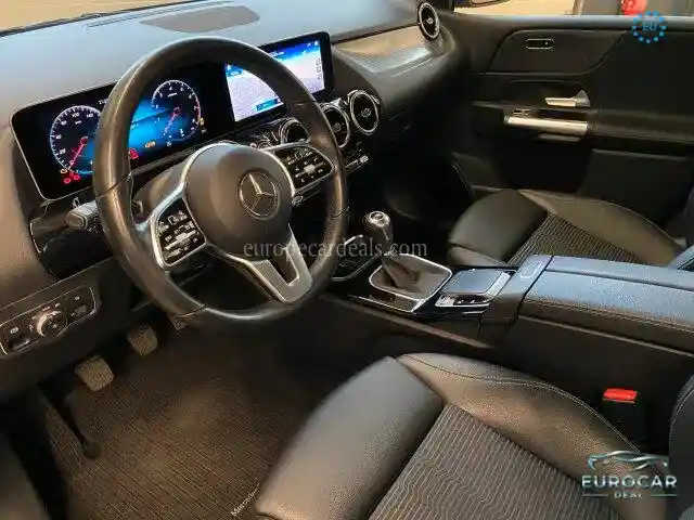 Mercedes-Benz B 200
