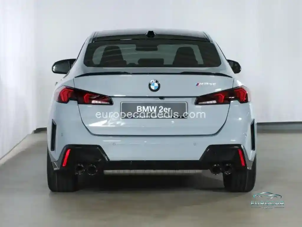 BMW M235