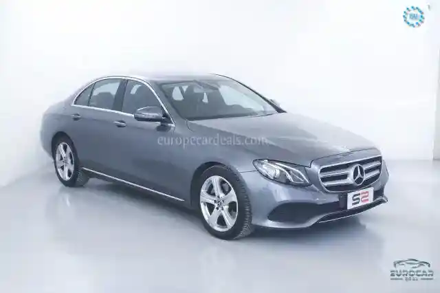 Mercedes-Benz E 220