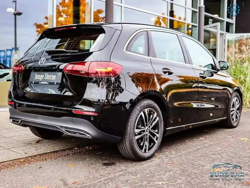 Mercedes-Benz B 180