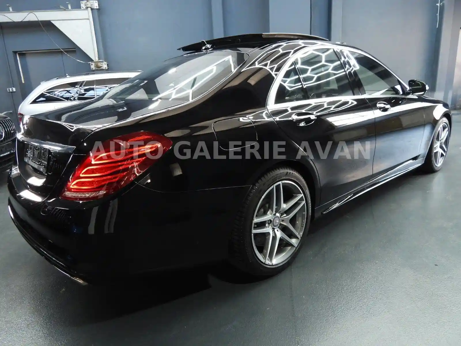 Mercedes-Benz S 500
