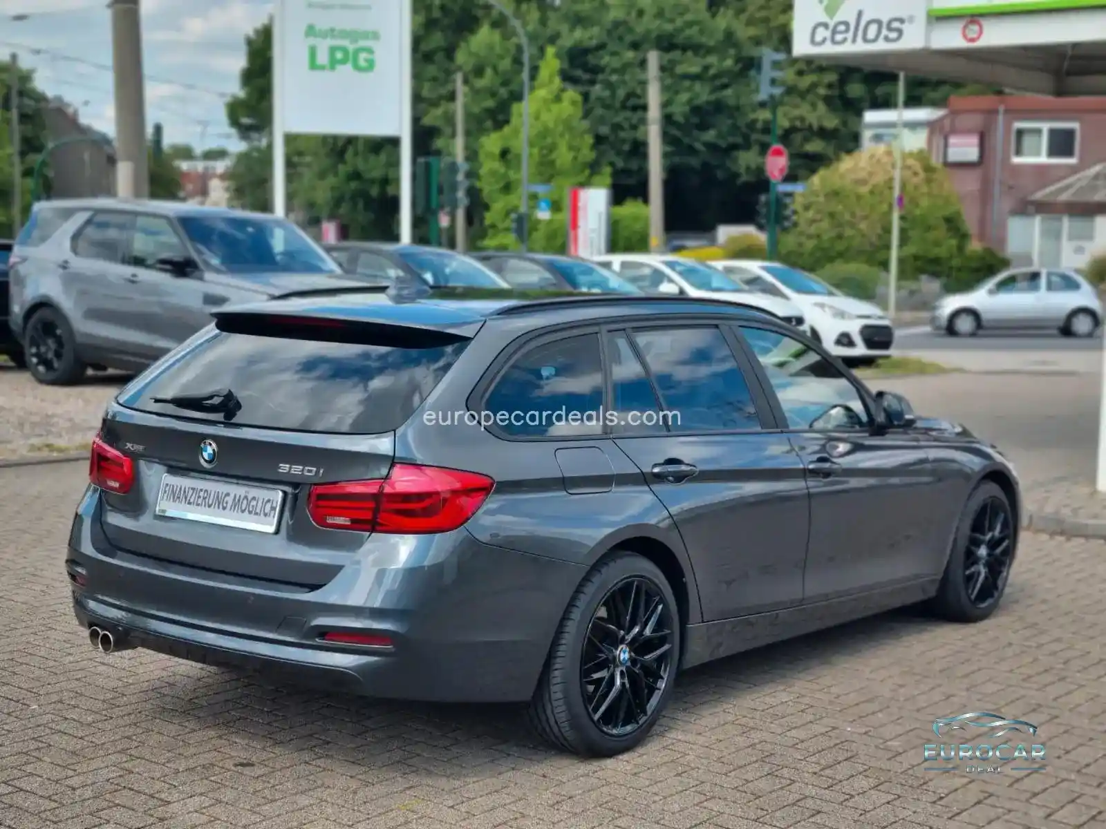 BMW 320