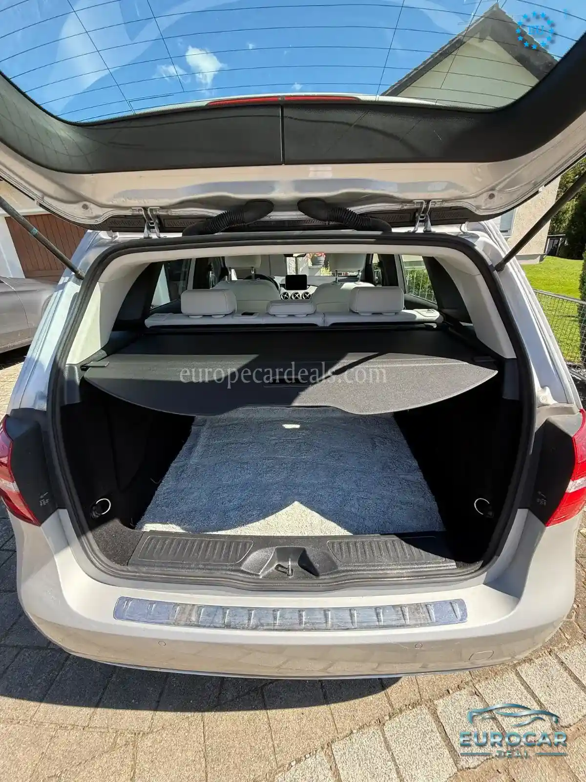 Mercedes-Benz B 180