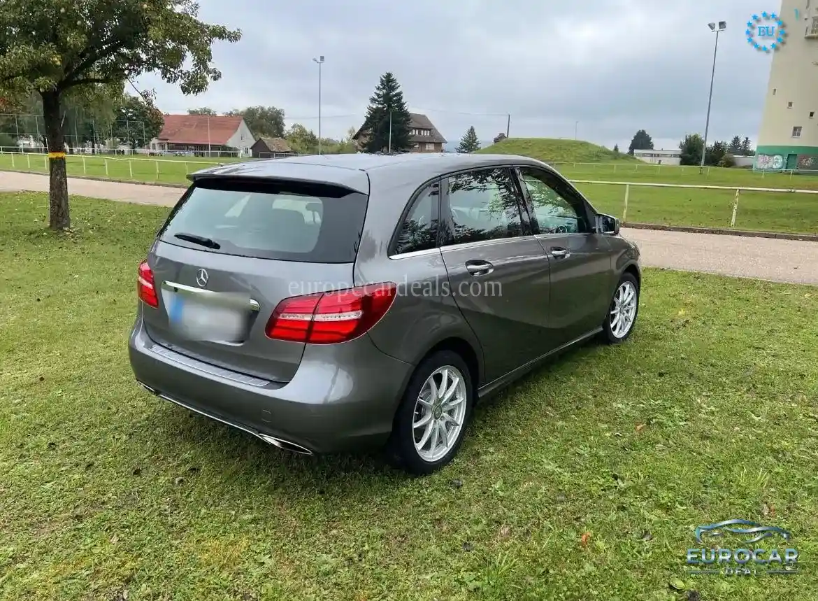 Mercedes-Benz B 220