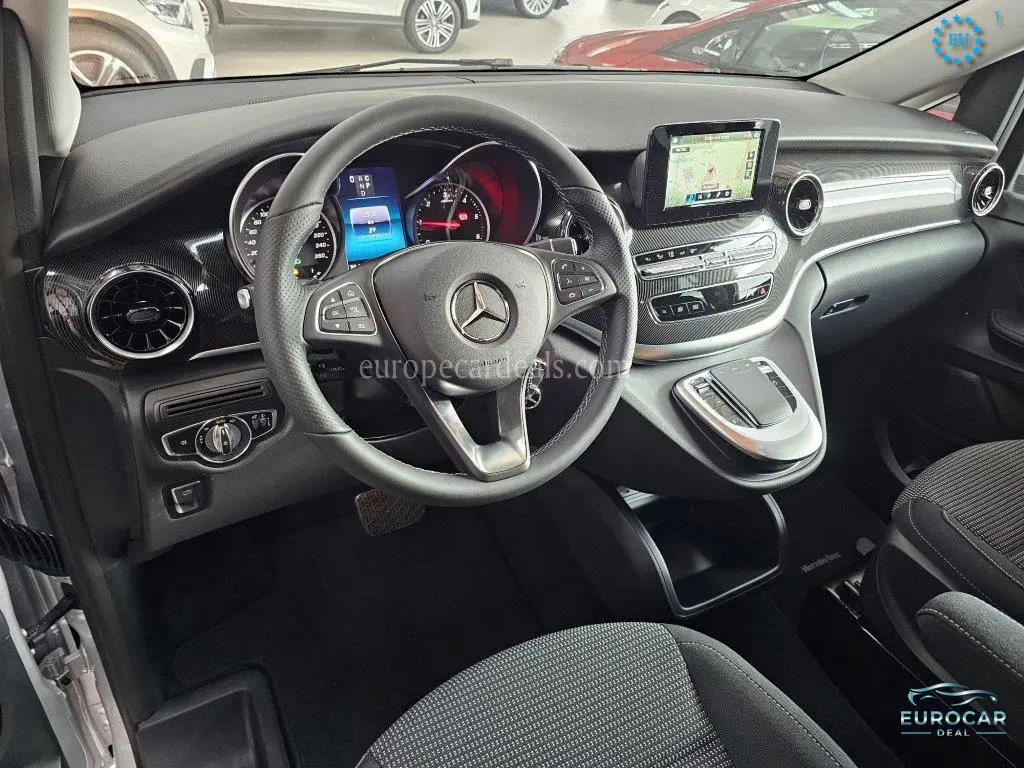 Mercedes-Benz V 220