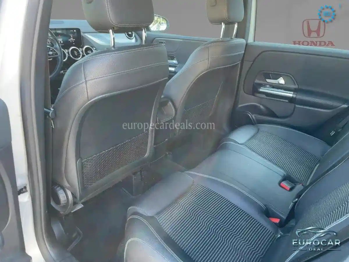 Mercedes-Benz B 220