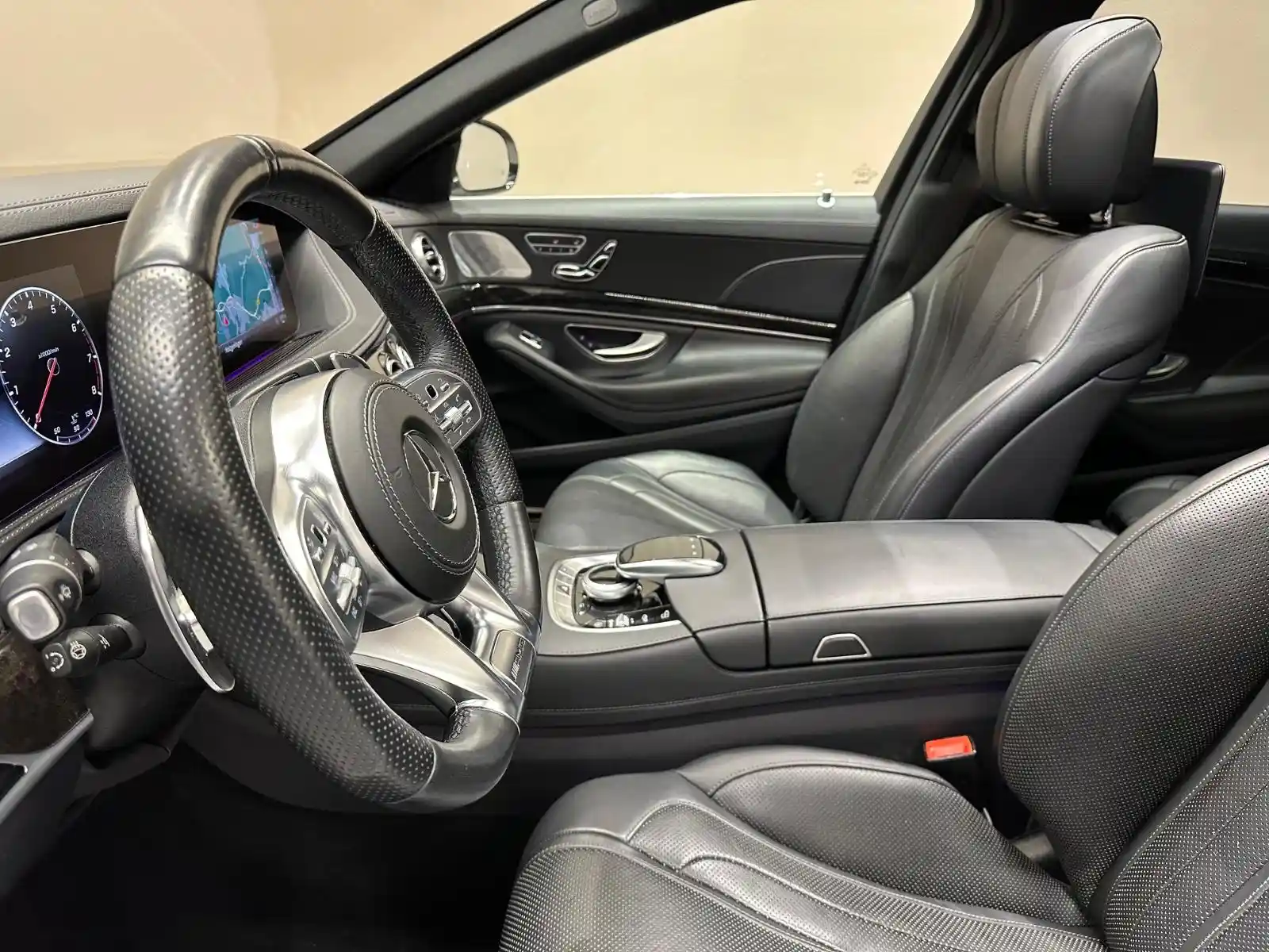 Mercedes-Benz S 560